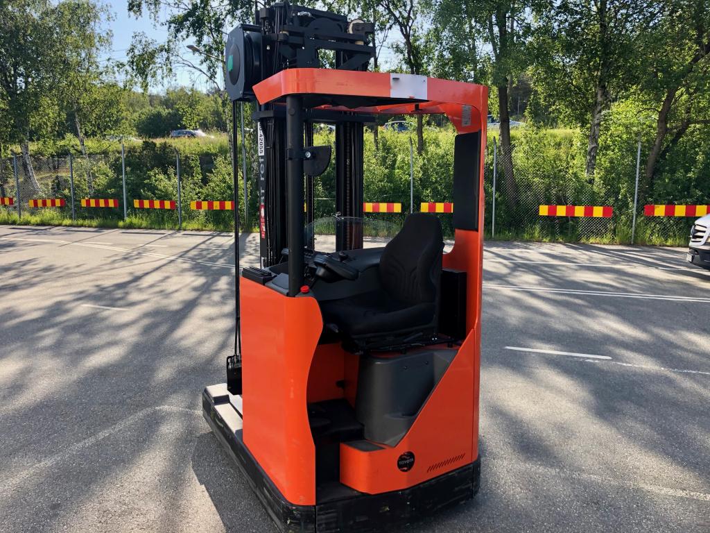 BT RRE140M - Toyota Skjutstativstruck BT RRE140M | Blinto auktioner