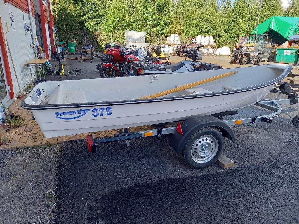 Persson 375 - Plastbåt Persson 375 | Blinto auktioner