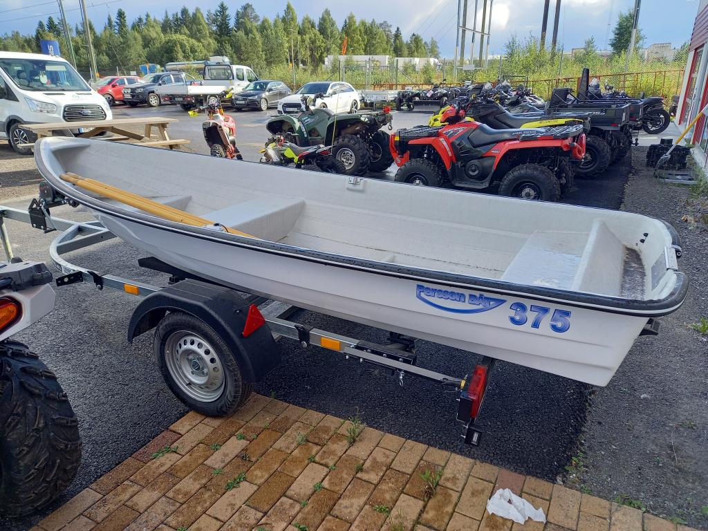 Persson 375 - Plastbåt Persson 375 | Blinto auktioner