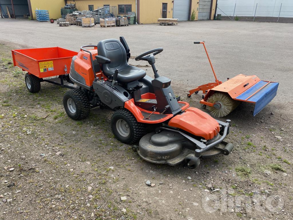 Husqvarna r 422ts discount awd