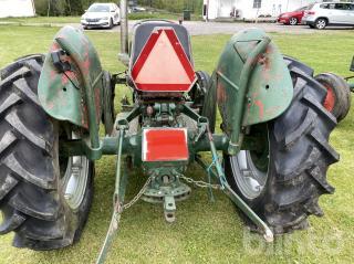 Traktor MF 35