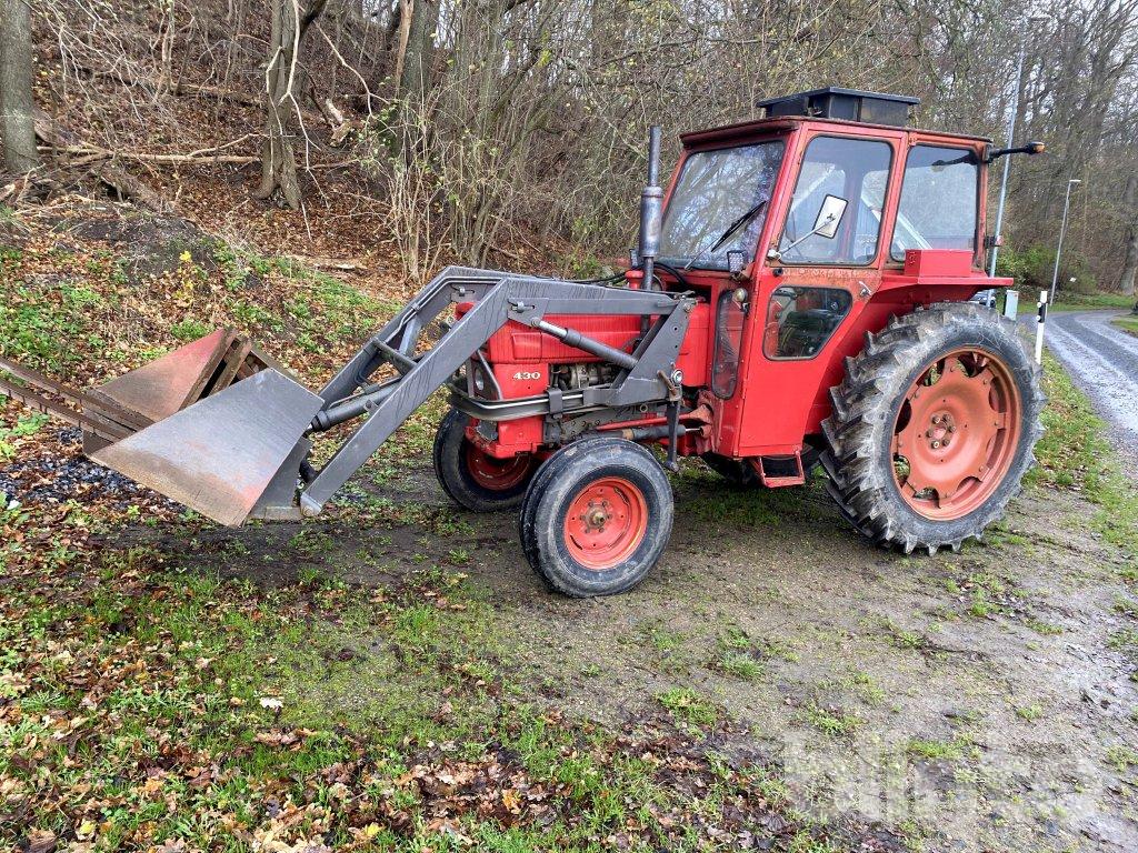 Lastartraktor - Volvo BM 430 Med Lastare | Blinto Auktioner