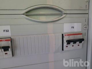 Elskåp med brytare - Abb TG412G | Blinto auktioner