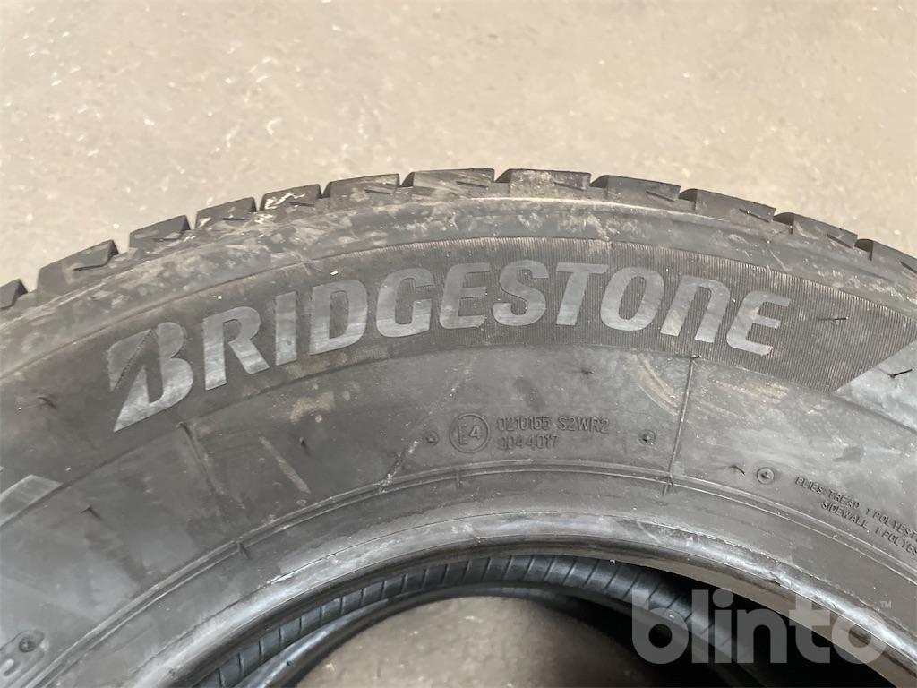 2 C däck - Bridgestone 215/70-15C | Blinto auktioner