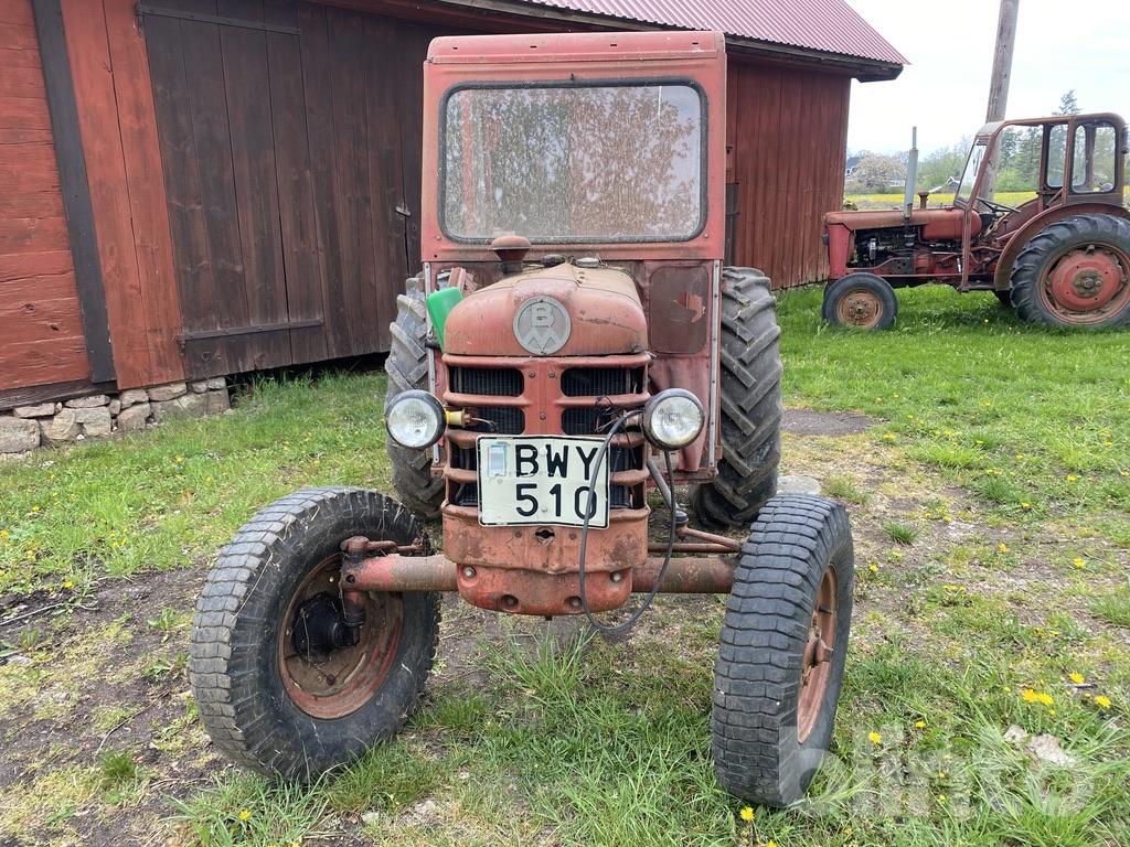 Veterantraktor - Volvo BM | Blinto Auktioner