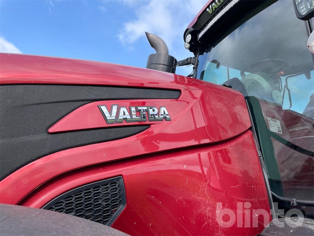 Traktor VALTRA S374