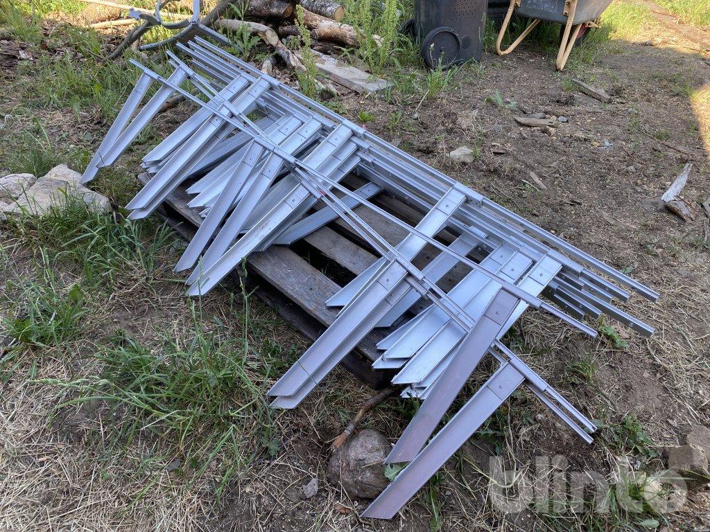 Hyllbärare - Konsoller | Blinto auktioner