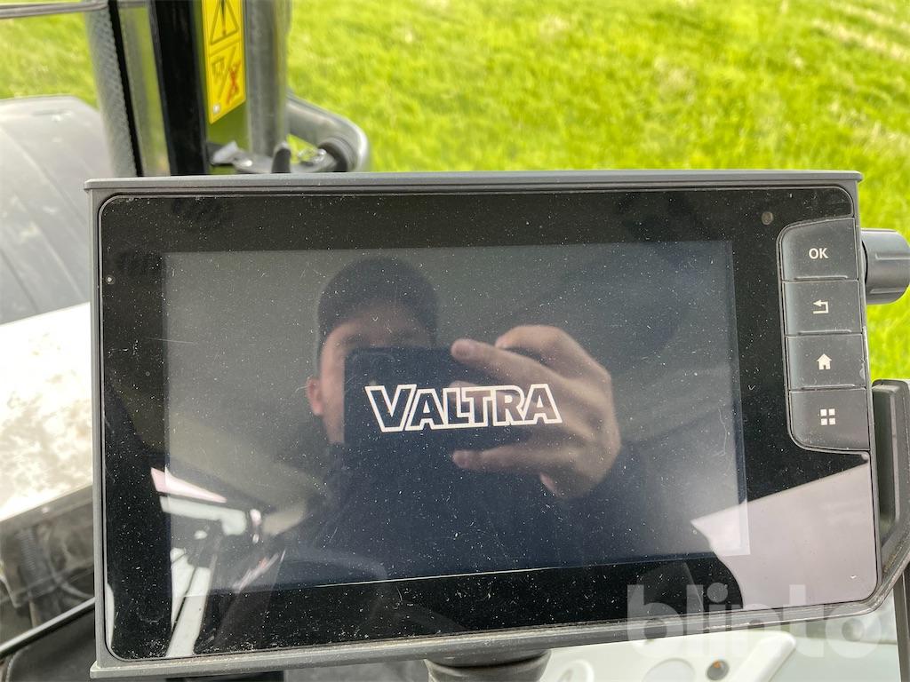 Traktor Valtra S374