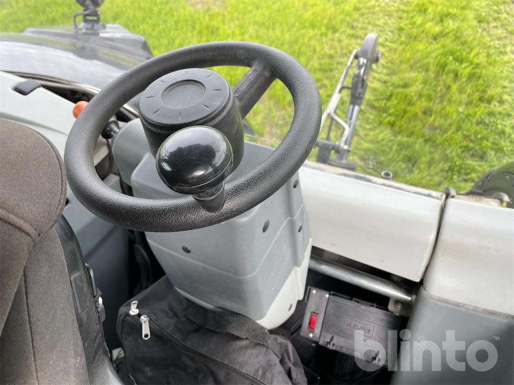 Traktor Valtra S374