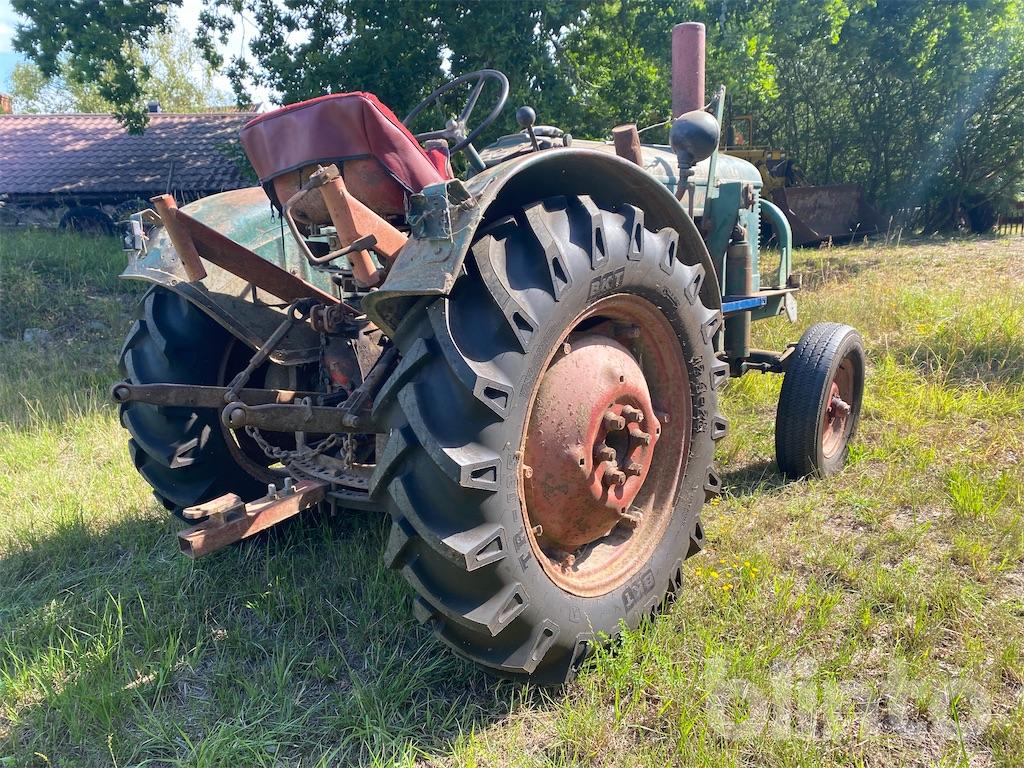 Traktor B M  VICTOR 230