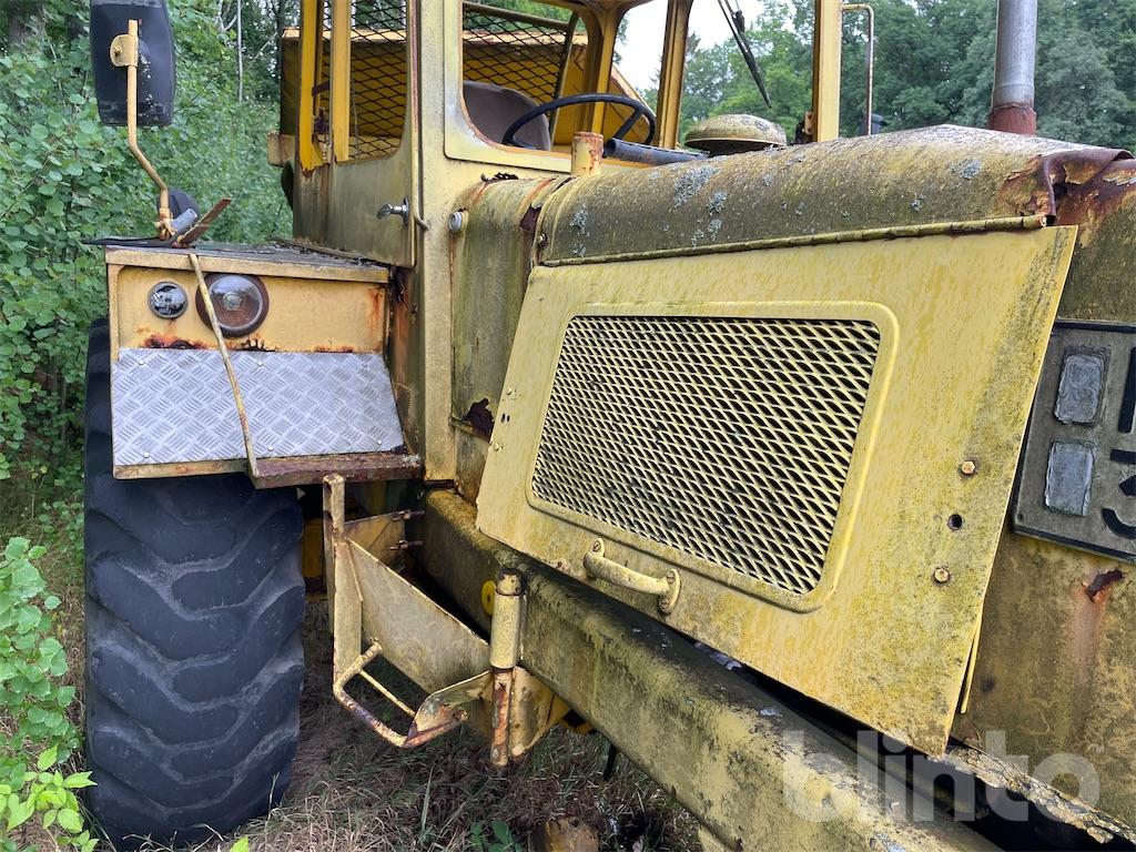Traktor med släp BM VOLVO DR 860