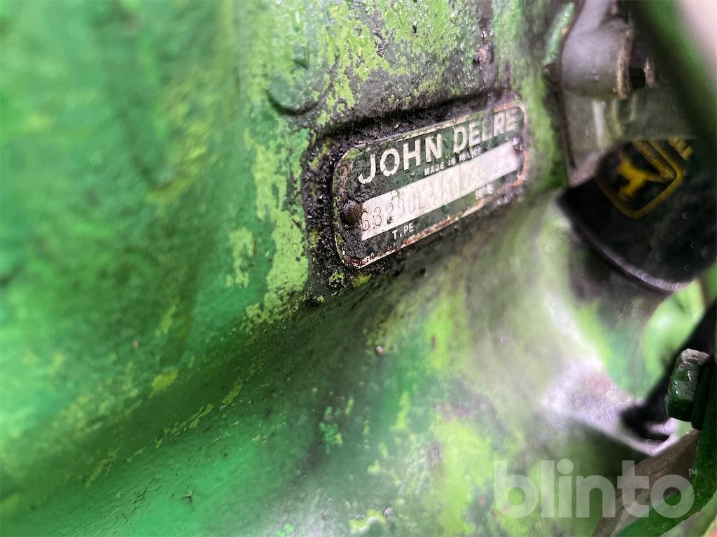 Traktor JOHN DEERE 3130 4WD