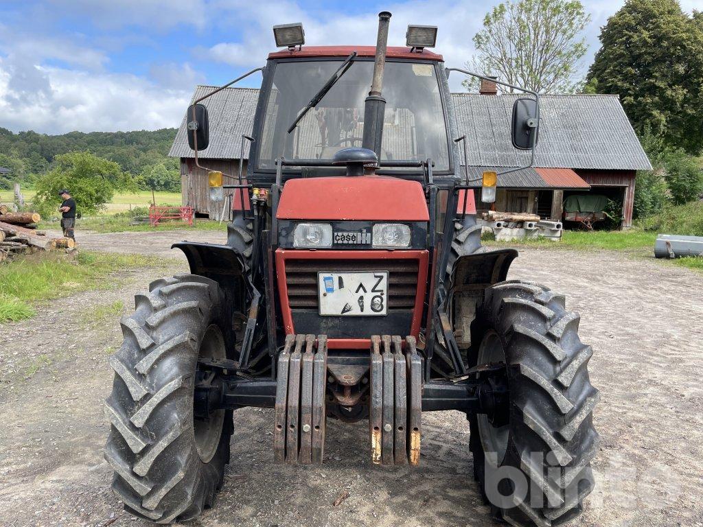Traktor Case IH 1394 & skogskärra