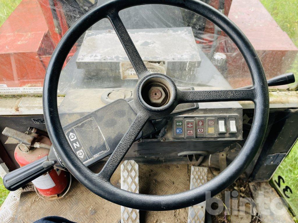 Traktorgrävare Huddig 760 (översynsbehov)