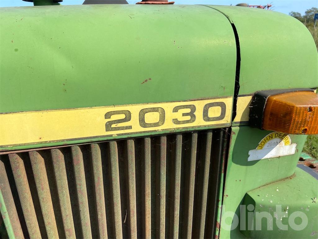 Traktor JOHN DEERE 2030