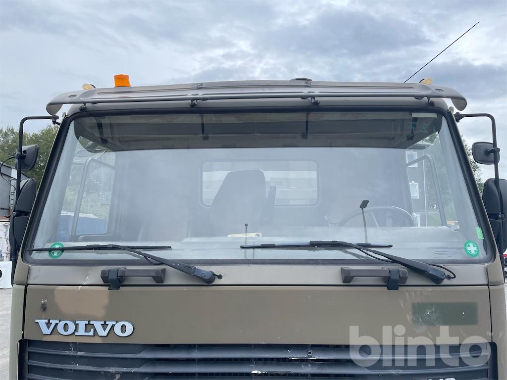 Lastbil VOLVO FL 10 6x2 med bergflak och tipp - Nybesiktigad!