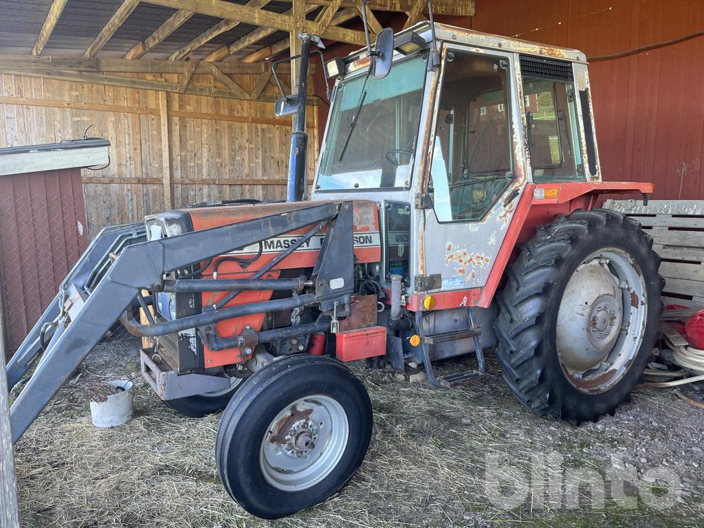 Traktor - MASSEY FERGUSON MF 675 2 | Blinto auktioner