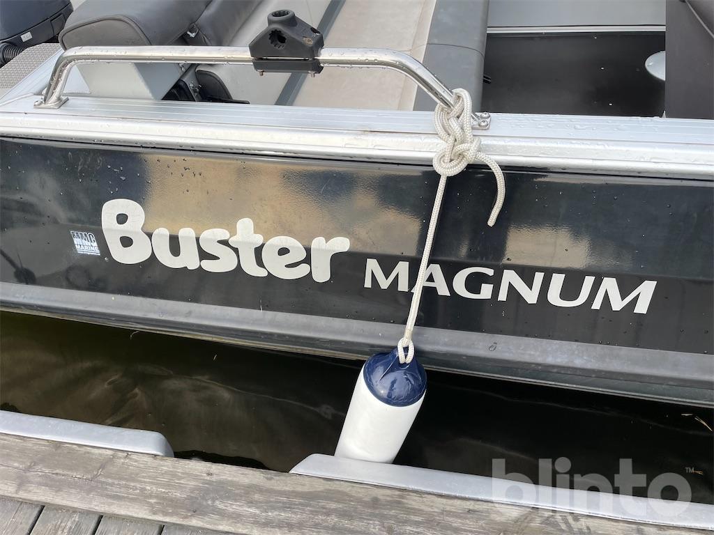 Motorbåt Buster magnum