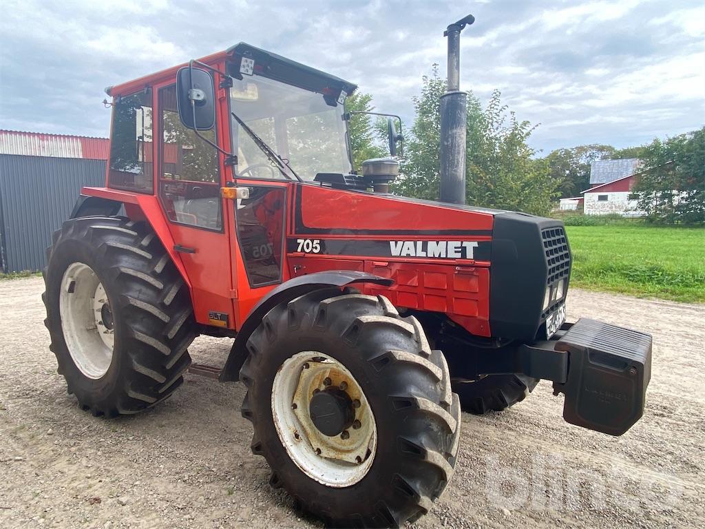 Traktor VALMET 705-4