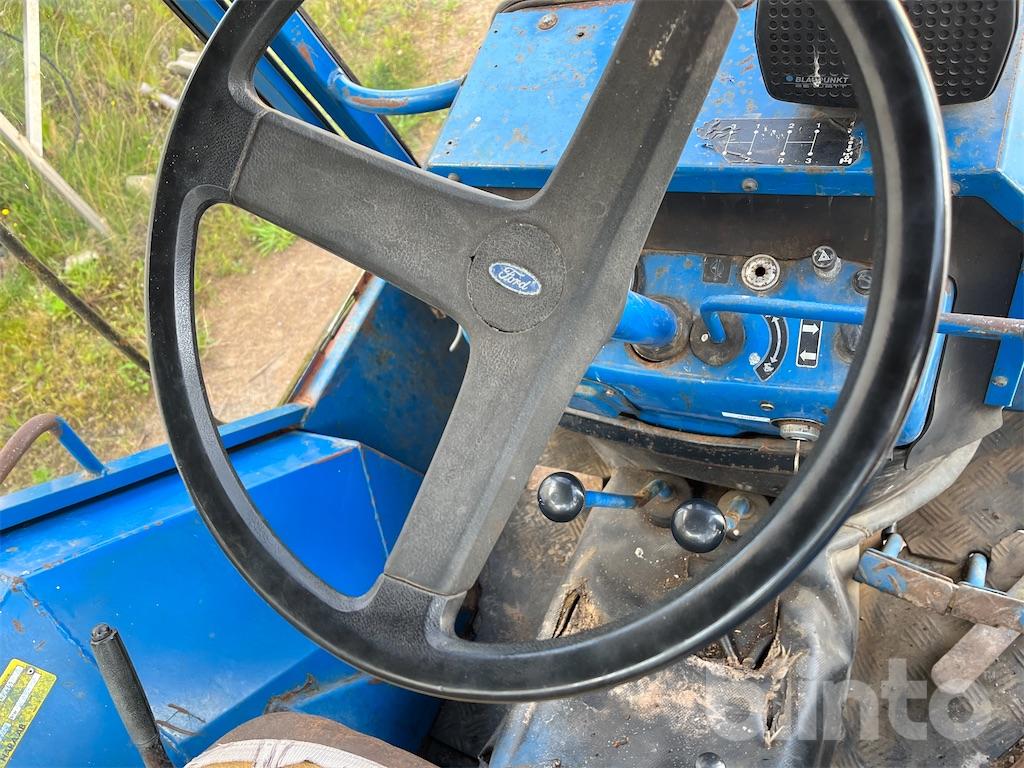 Traktor FORD 1900 4WD