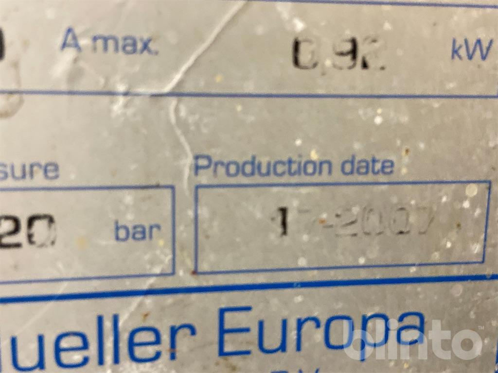 Mjölktank med div Mueller Europa 12 kubik