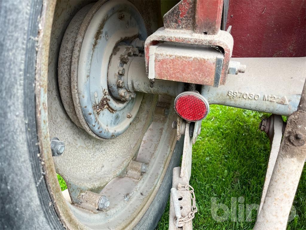 Traktor MASSEY FERGUSON 135