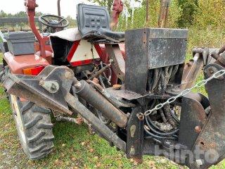 Europard 650 Traktor med lastare - Europard 254A | Blinto auktioner