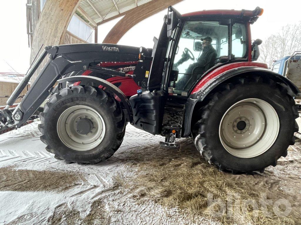 Traktor med lastare - Valtra T175E Active / G7S | Blinto auktioner