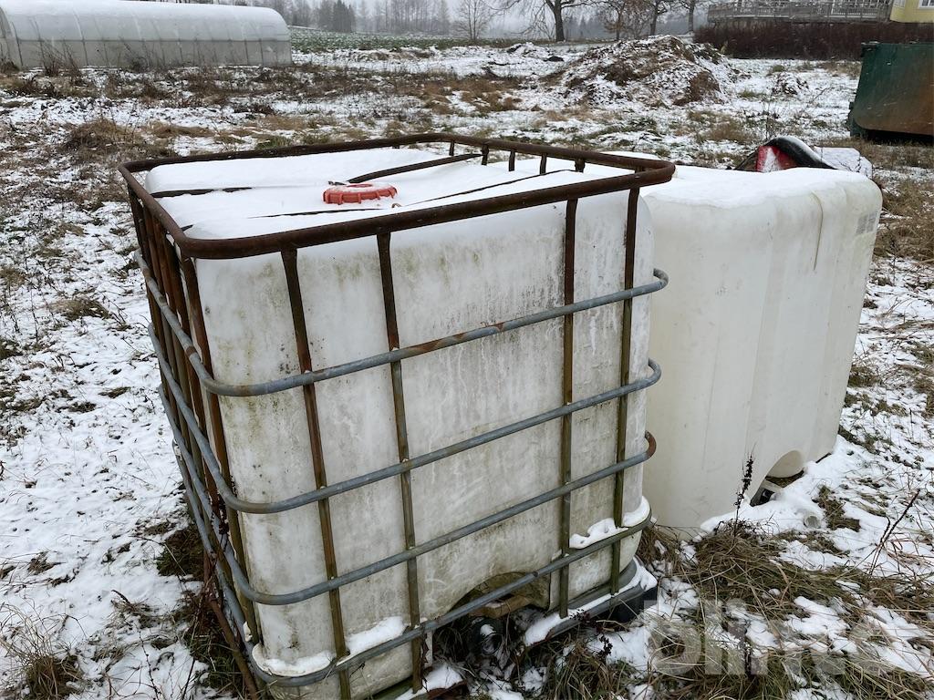 Tankar 2 Ibc tankar - 2 st | Blinto auktioner