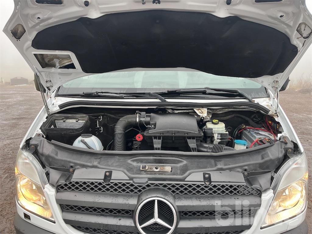 Skåp/Flak/Kranbil Mercedes Benz Sprinter 516 CDI