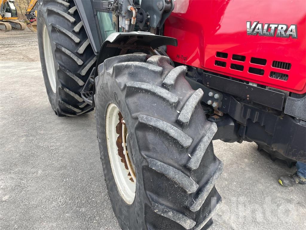Traktor VALTRA 6200-4