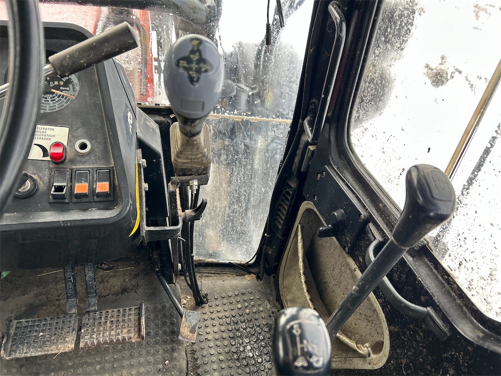 Traktor CASE INT 1056 AXL