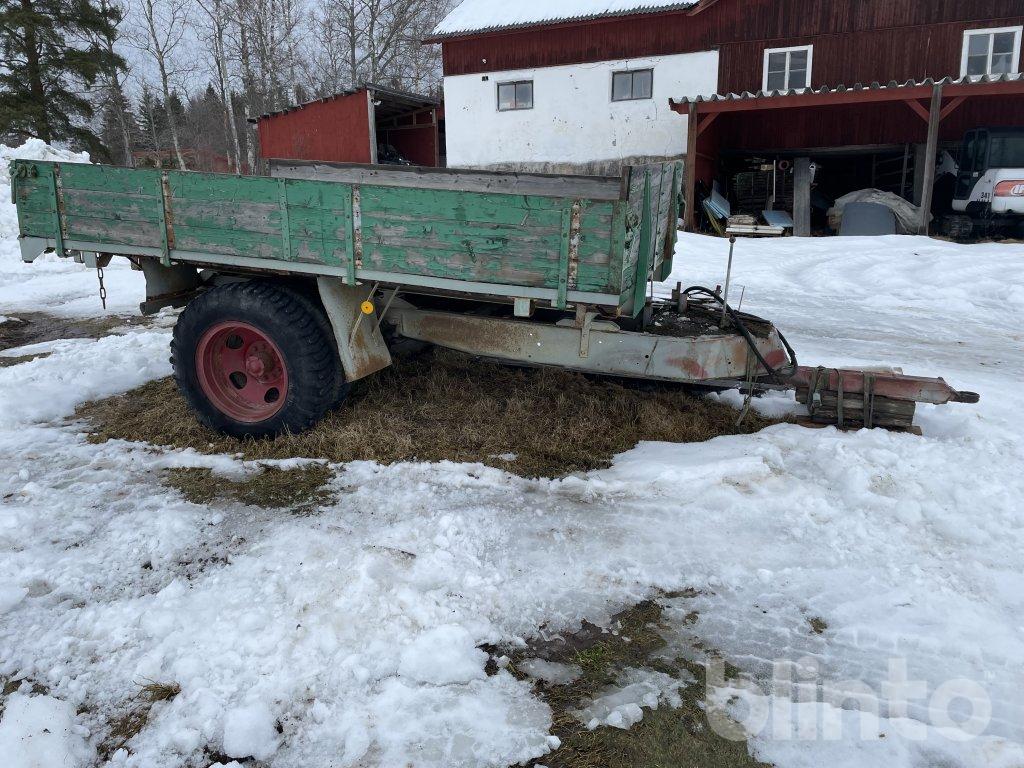 Tippvagn - med hydraulisk tipp | Blinto auktioner