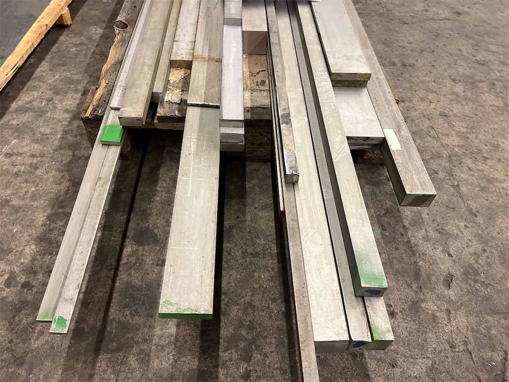 En pall Rostfritt - Ca 396kg | Blinto auktioner