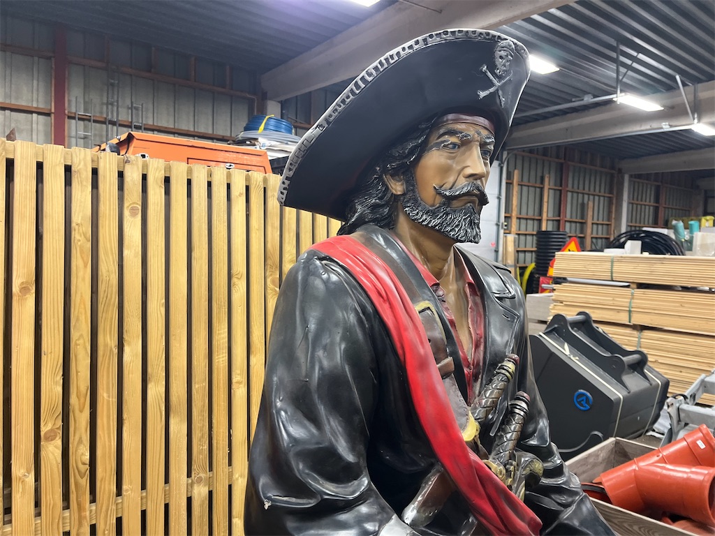 Boland Totenkopf-Deko Pirat – Ca. 90 Cm Lang Mit Rotem Kopftuch, Für Mottopartys