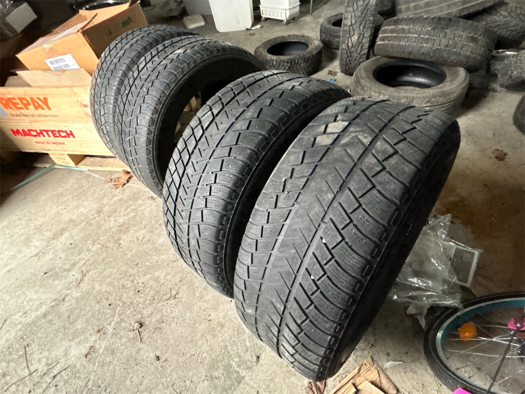 Däck - Michelin 255/,55R 18 | Blinto auktioner
