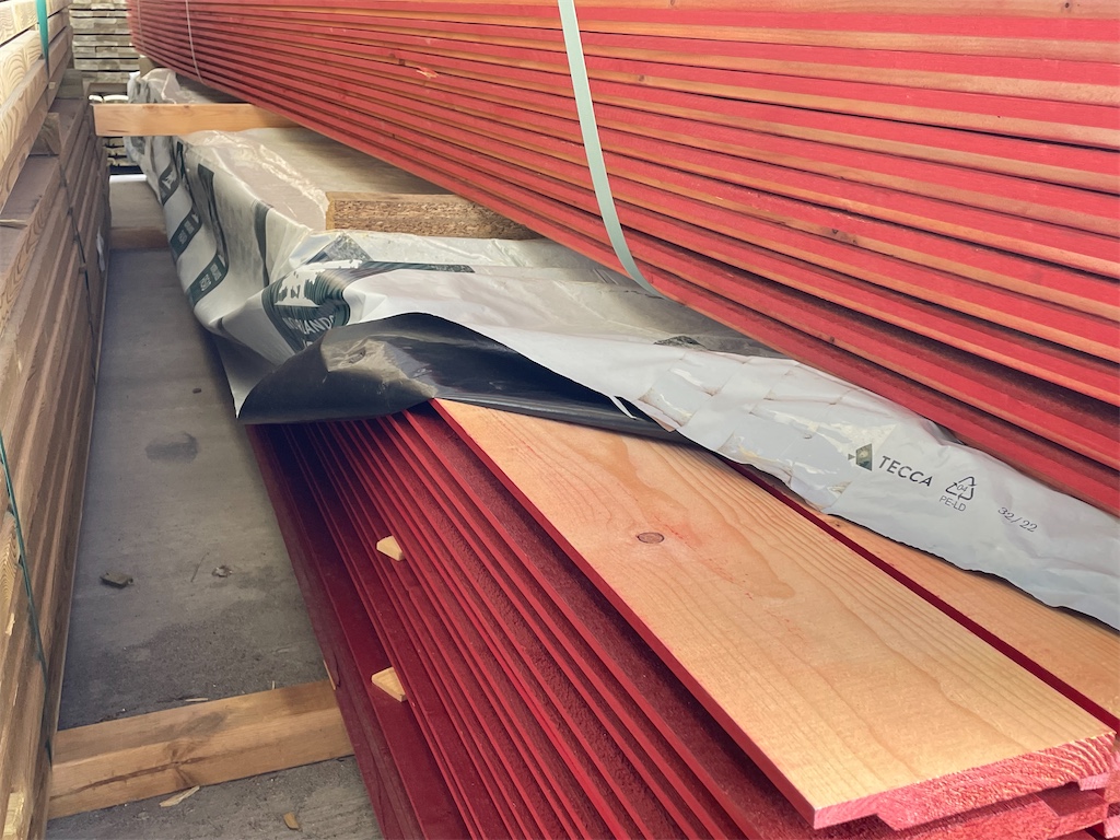 Röd panel - Norrlands fasad 21x170 | Blinto auktioner