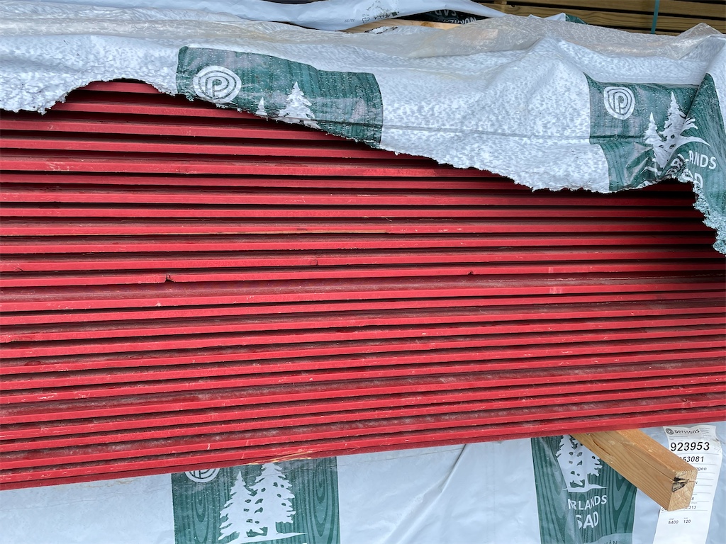 Röd panel - Norrlands fasad 21x170 | Blinto auktioner