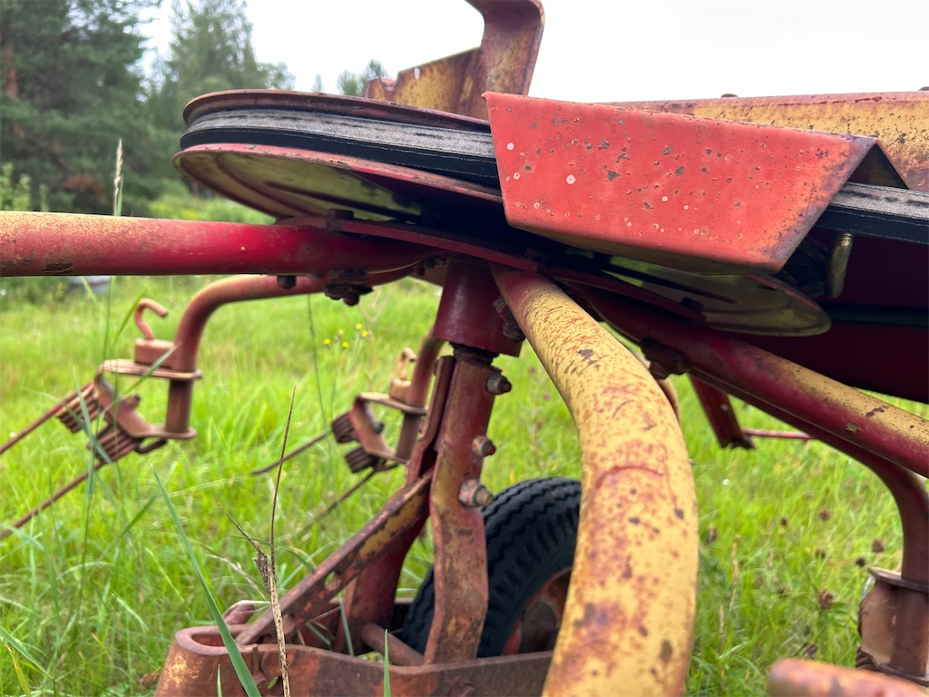 Hövändare - JF-CR 320 | Blinto auktioner