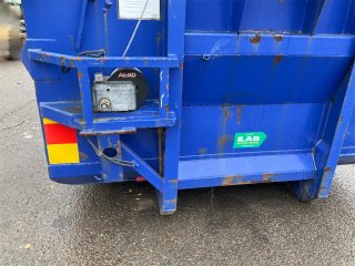 Krokcontainer - Container med lock | Blinto auktioner
