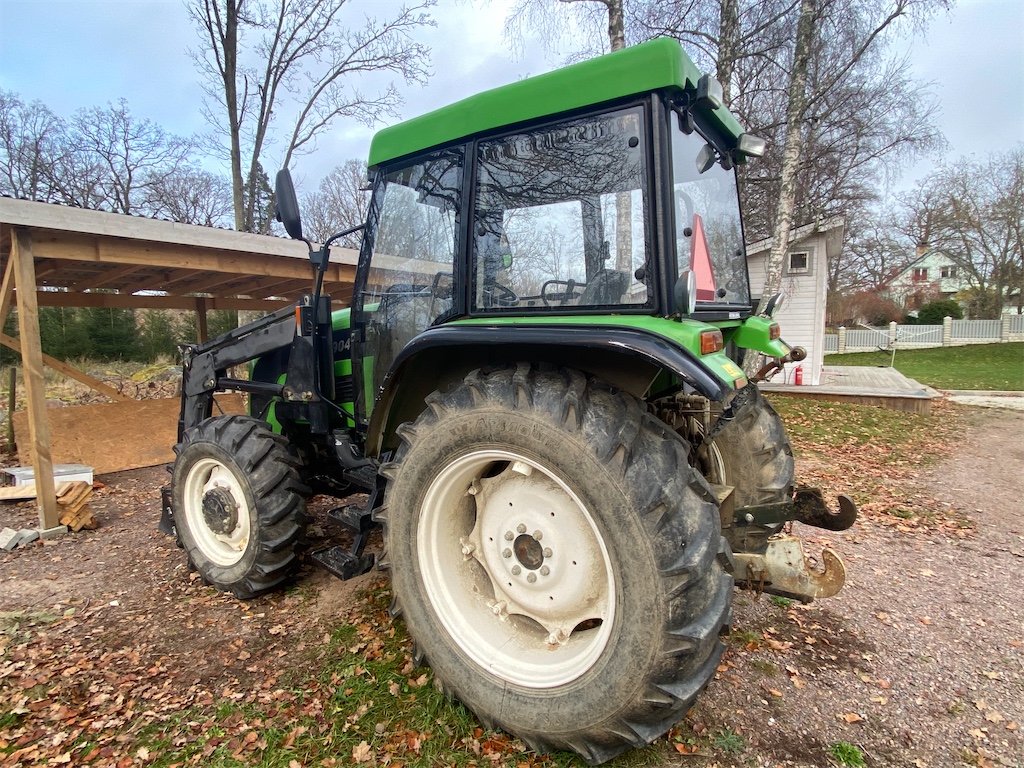 Europard 404 Traktor - LOVOL Europard 904 | Blinto auktioner