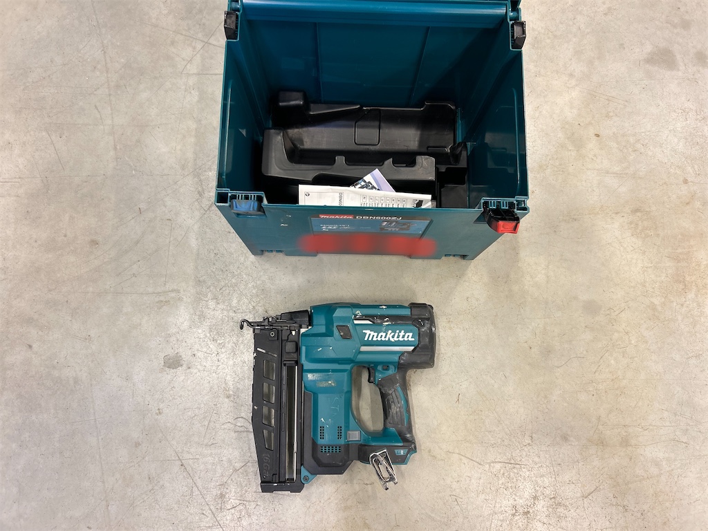 Dyckertpistol - Makita DBN600 | Blinto auktioner
