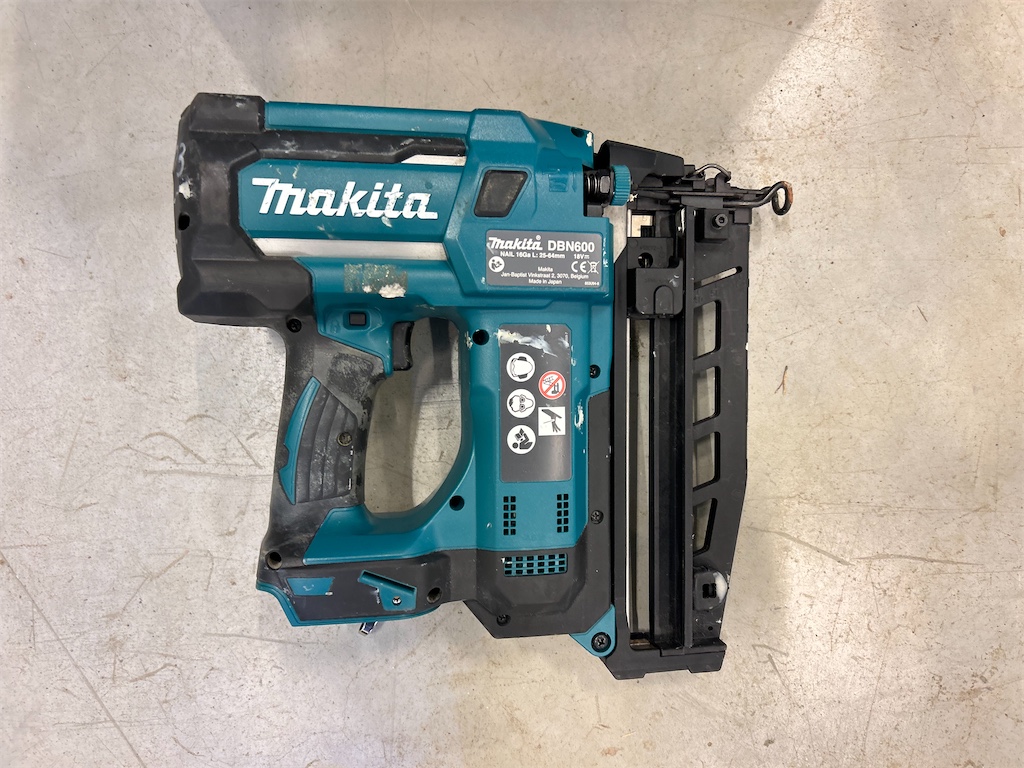 Dyckertpistol - Makita DBN600 | Blinto auktioner