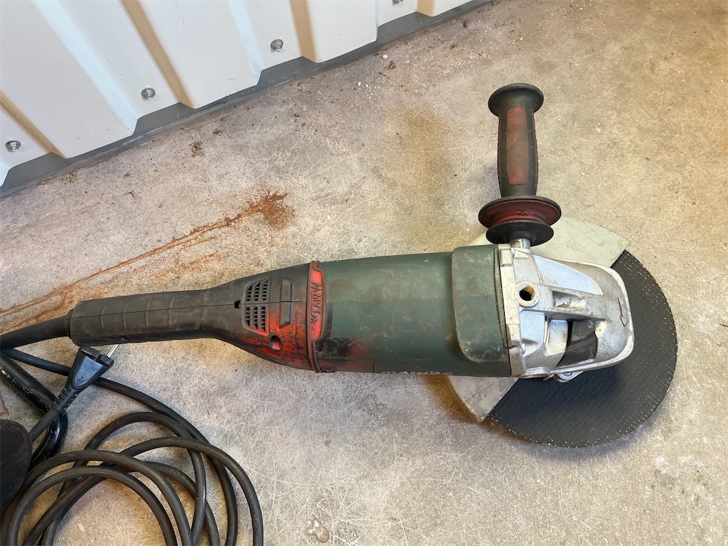 Vinkelslip - Metabo WE22-230 MVT | Blinto auktioner