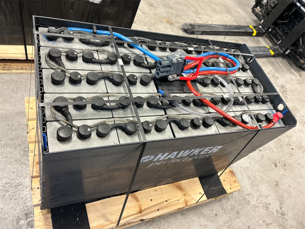 truckbatteri-hawker-c5-625-ah-blinto-auktioner