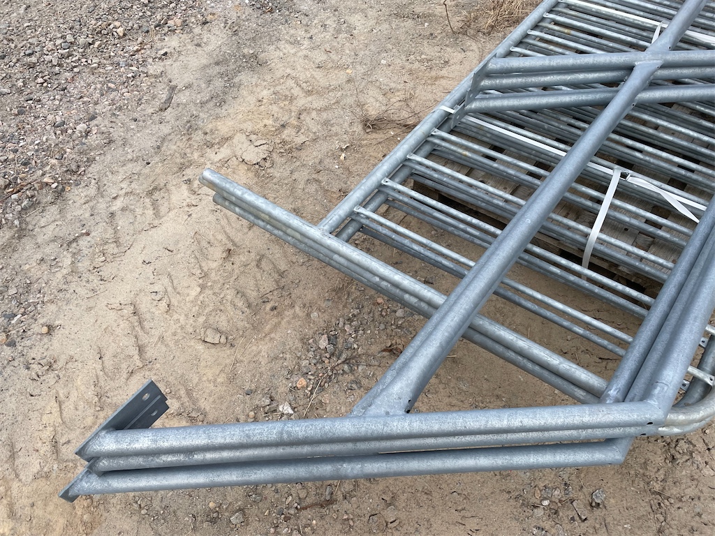 Galvade räcke - Och staket | Blinto auktioner