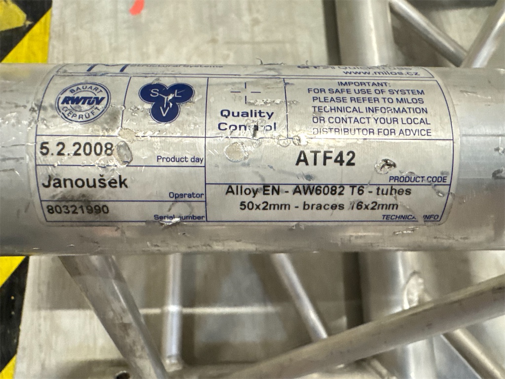 Aluminiumtross - QT Quick Truss | Blinto auktioner