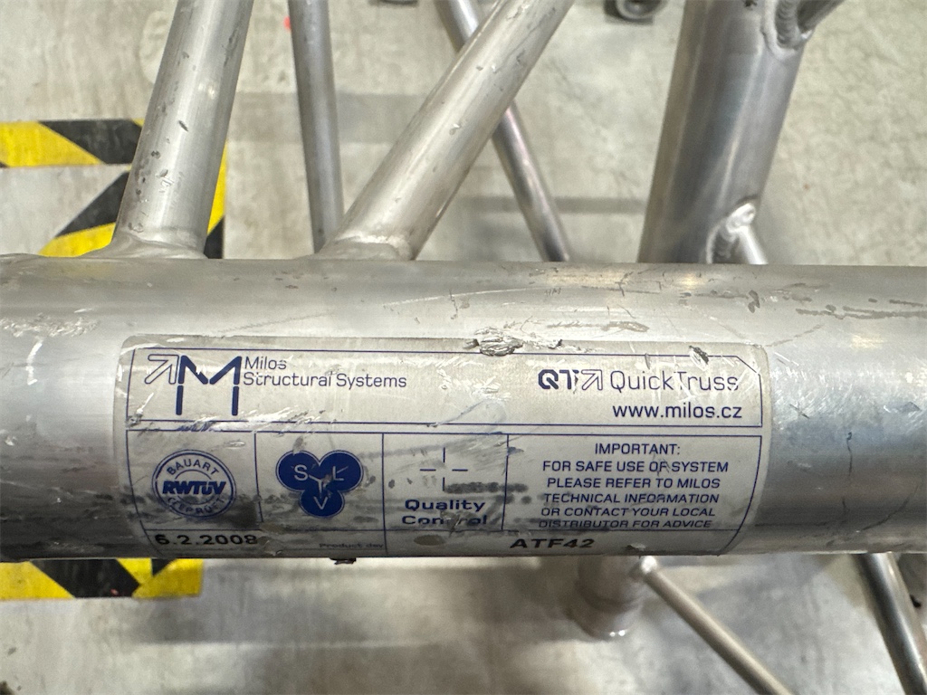 Aluminiumtross - QT Quick Truss | Blinto auktioner