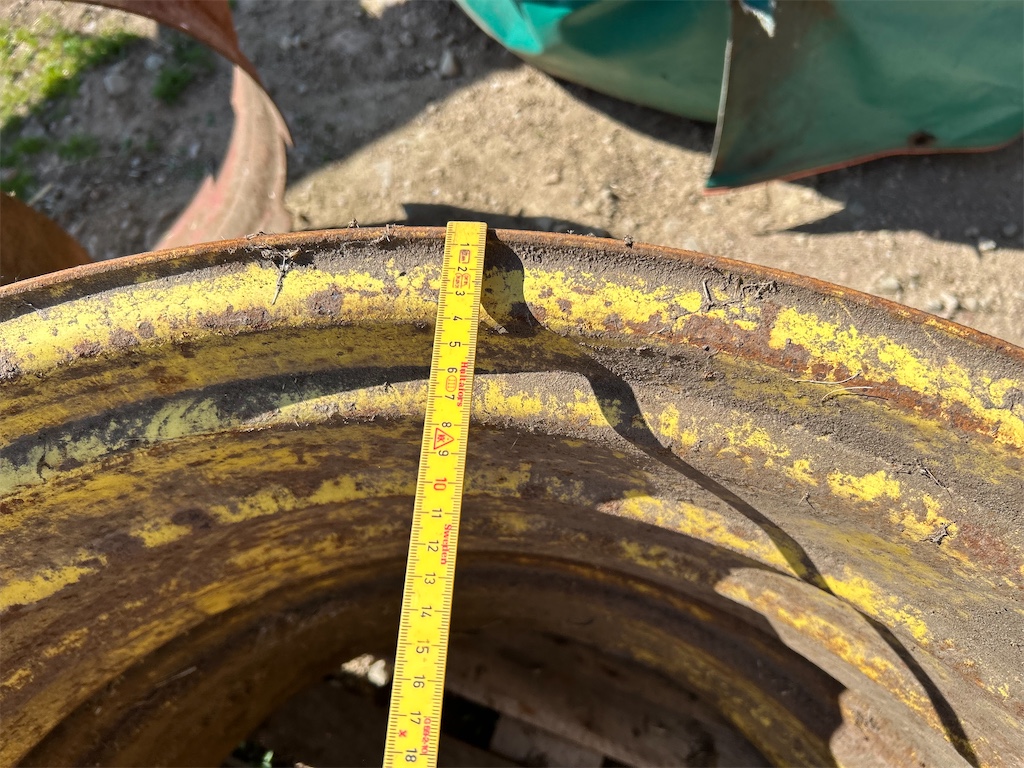 Fälgar - John Deere | Blinto auktioner