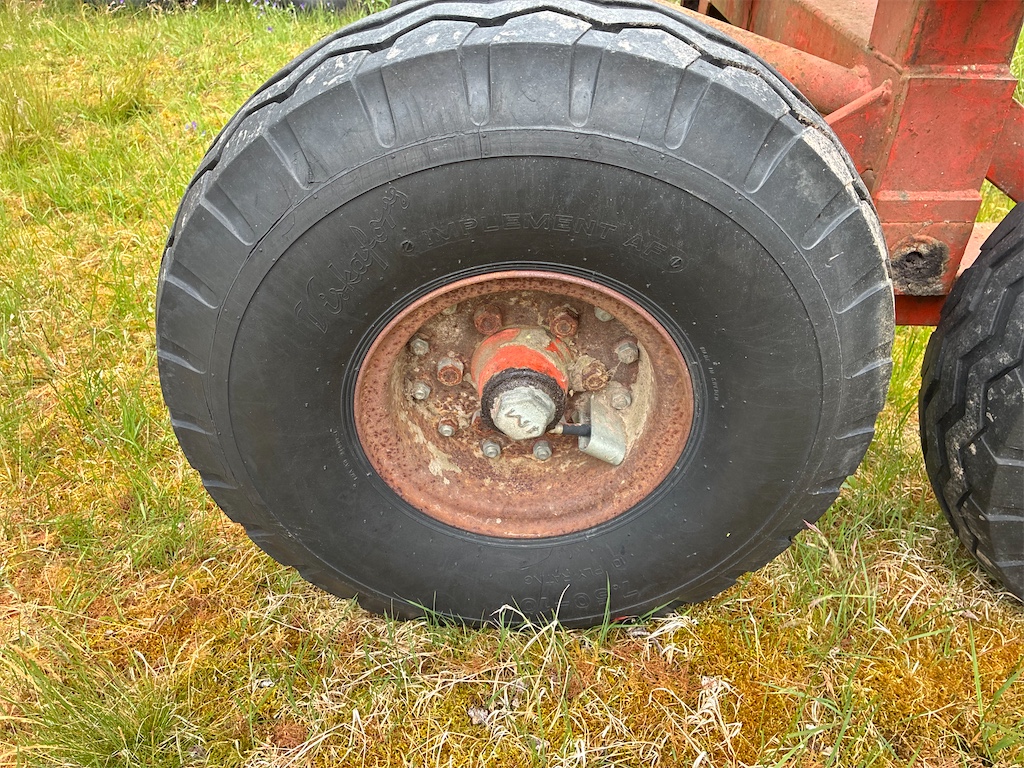 Timmervagn - Gisebo | Blinto auktioner